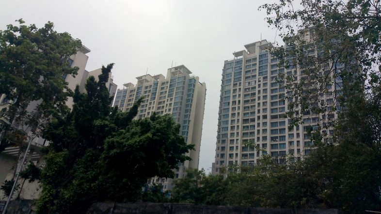 Sky Flama in Parel