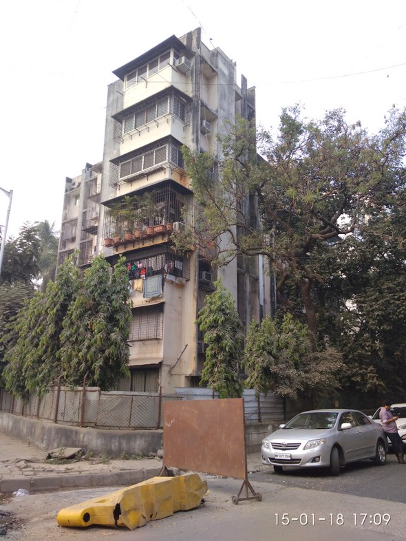 Nugget in Khar West