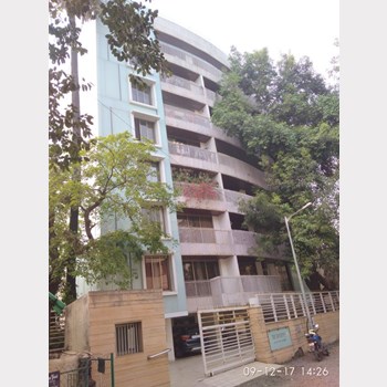 2 BHK Mooring in Bandra West