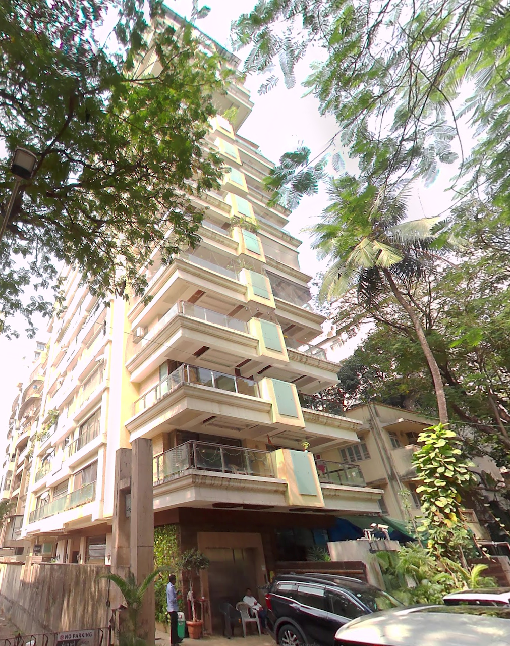 Lamour in Bandra West