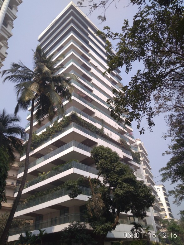 DB Breeze in Khar West