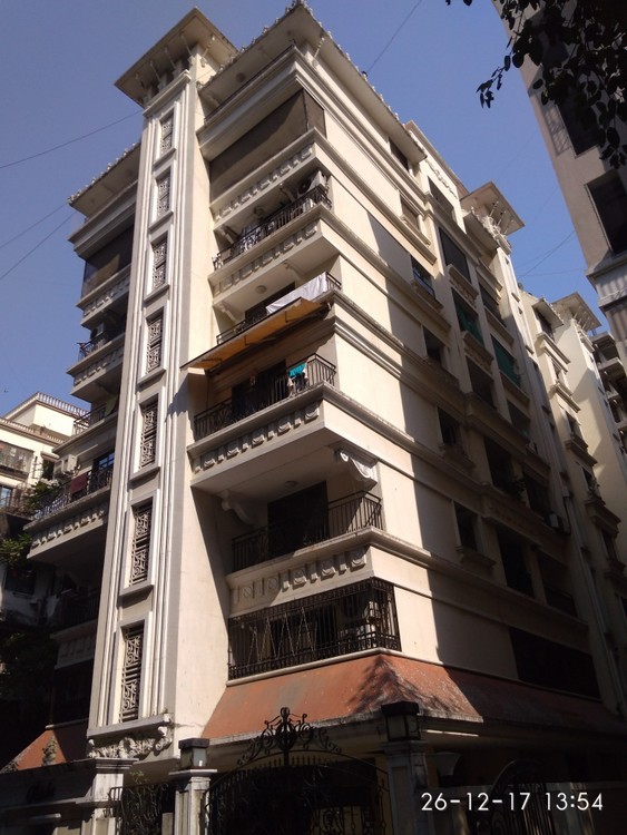 Shloka in Khar West