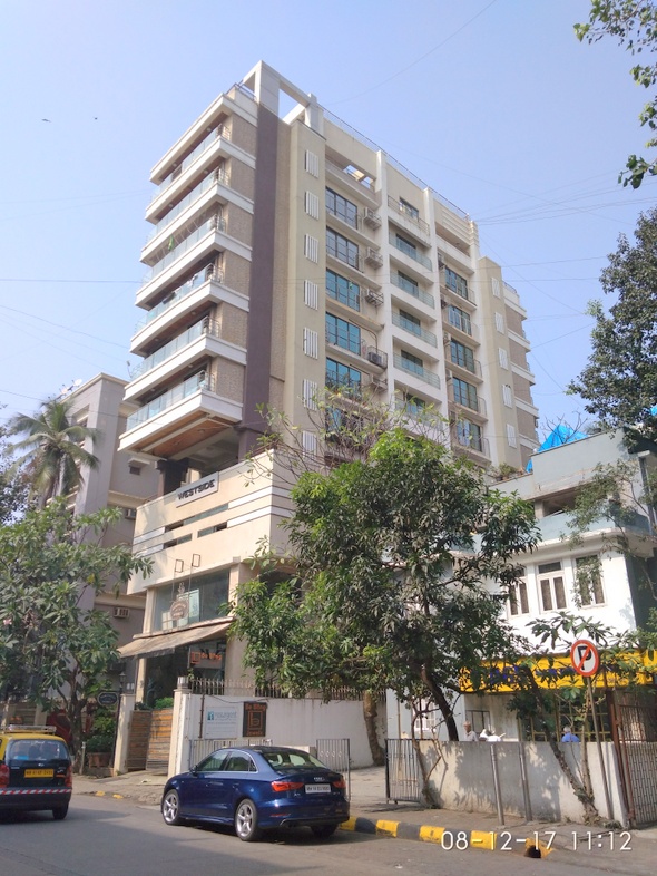 2 BHK West Side in Bandra West