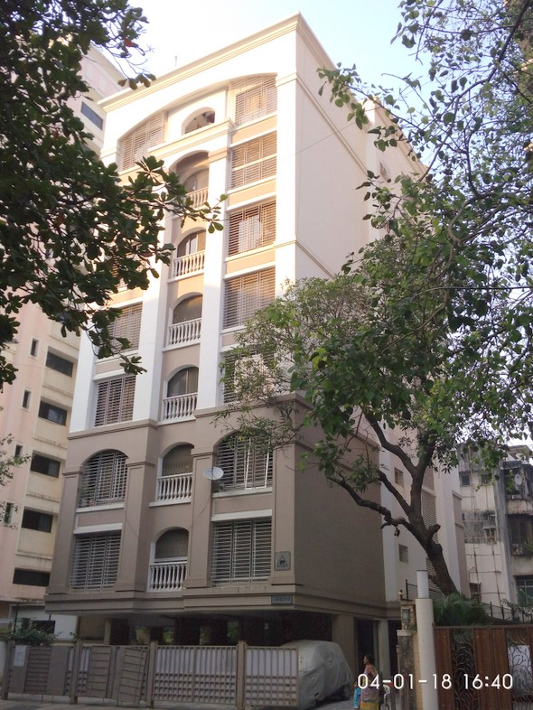 Tanisha in Khar West