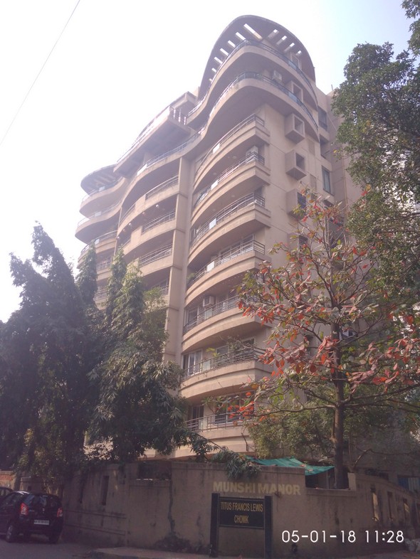Munshi Manor in Khar West