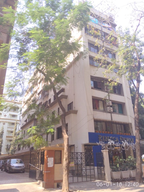 2 BHK Hari Niwas in Khar West