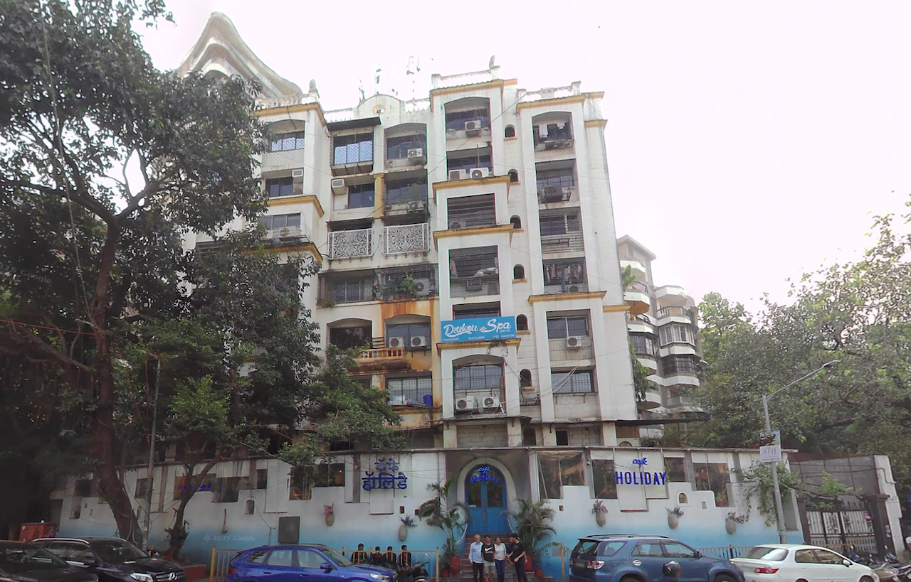 Om Palace — Bandra West (2)