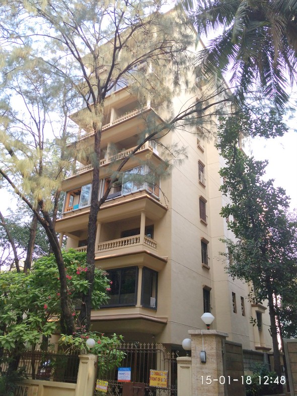 Valentine for rent in Khar West