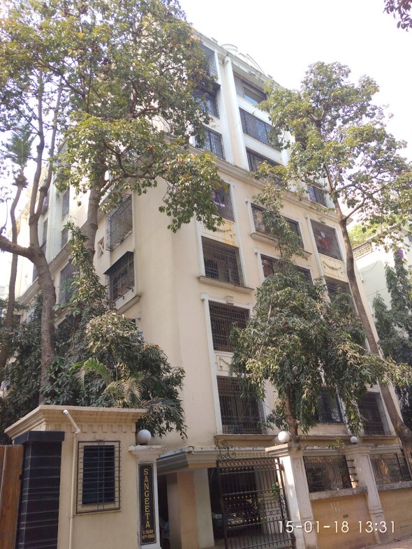 Sangeeta in Santacruz West