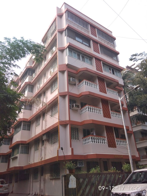 Shalom in Bandra West