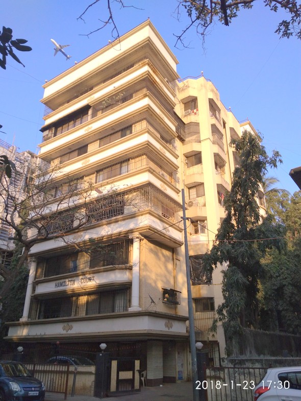 2 BHK Hamilton Court in Santacruz West