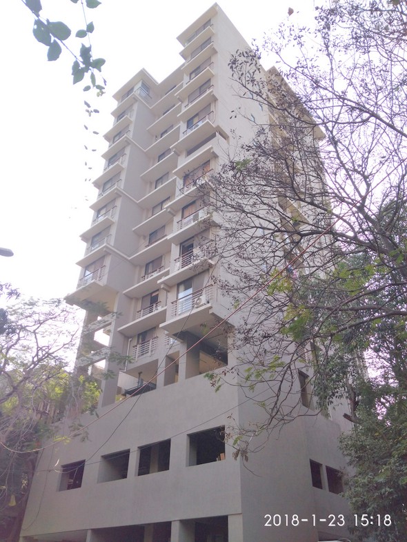 2 BHK Menoti Mahal in Santacruz West