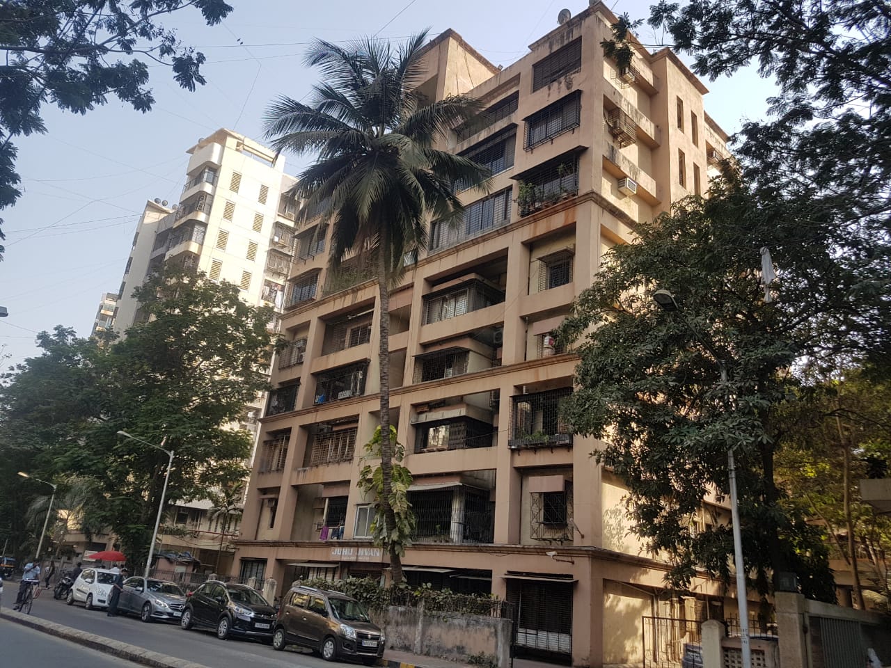 2 BHK Juhu Jivan in Juhu