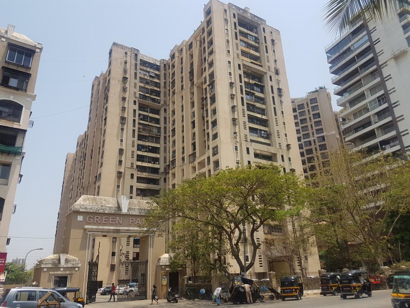 2 BHK Green Park in Andheri West