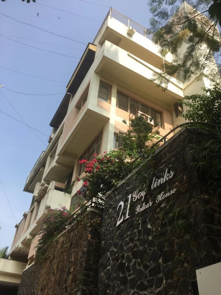 2 BHK Golf Links in Khar West