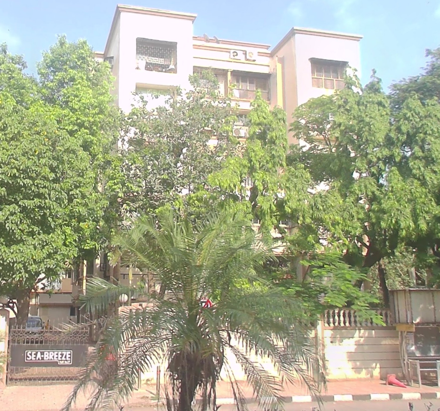 Sea Breeze โ Worli