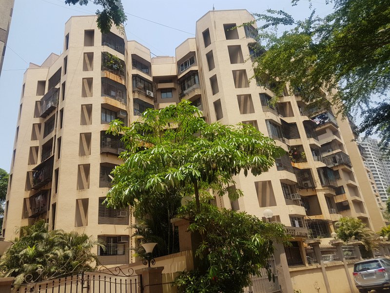2 BHK Deep Apartment in Andheri West