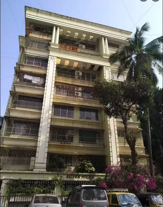 Silver Niche in Santacruz West