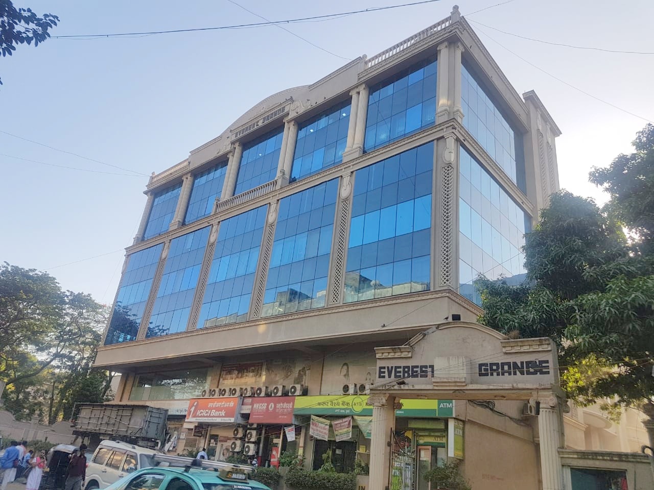 Everest Grande in Andheri East