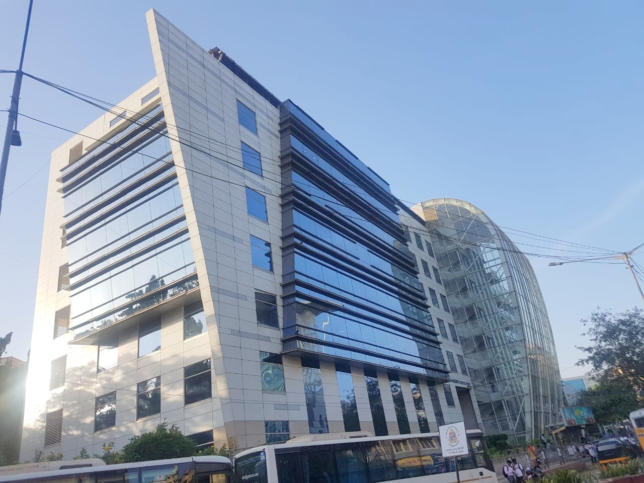 Ackruti Centre Point in Andheri East