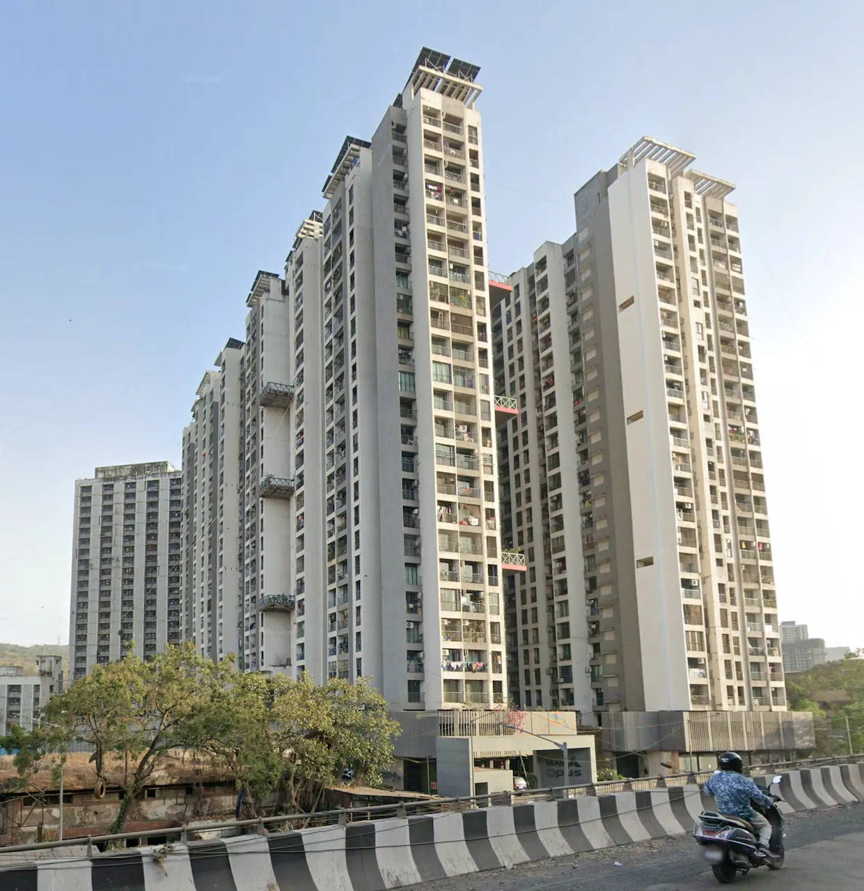 2 BHK Man Opus
