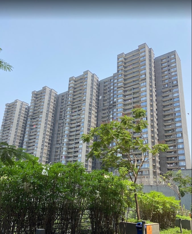 Wadhwa The Address flat for rent - Image 2