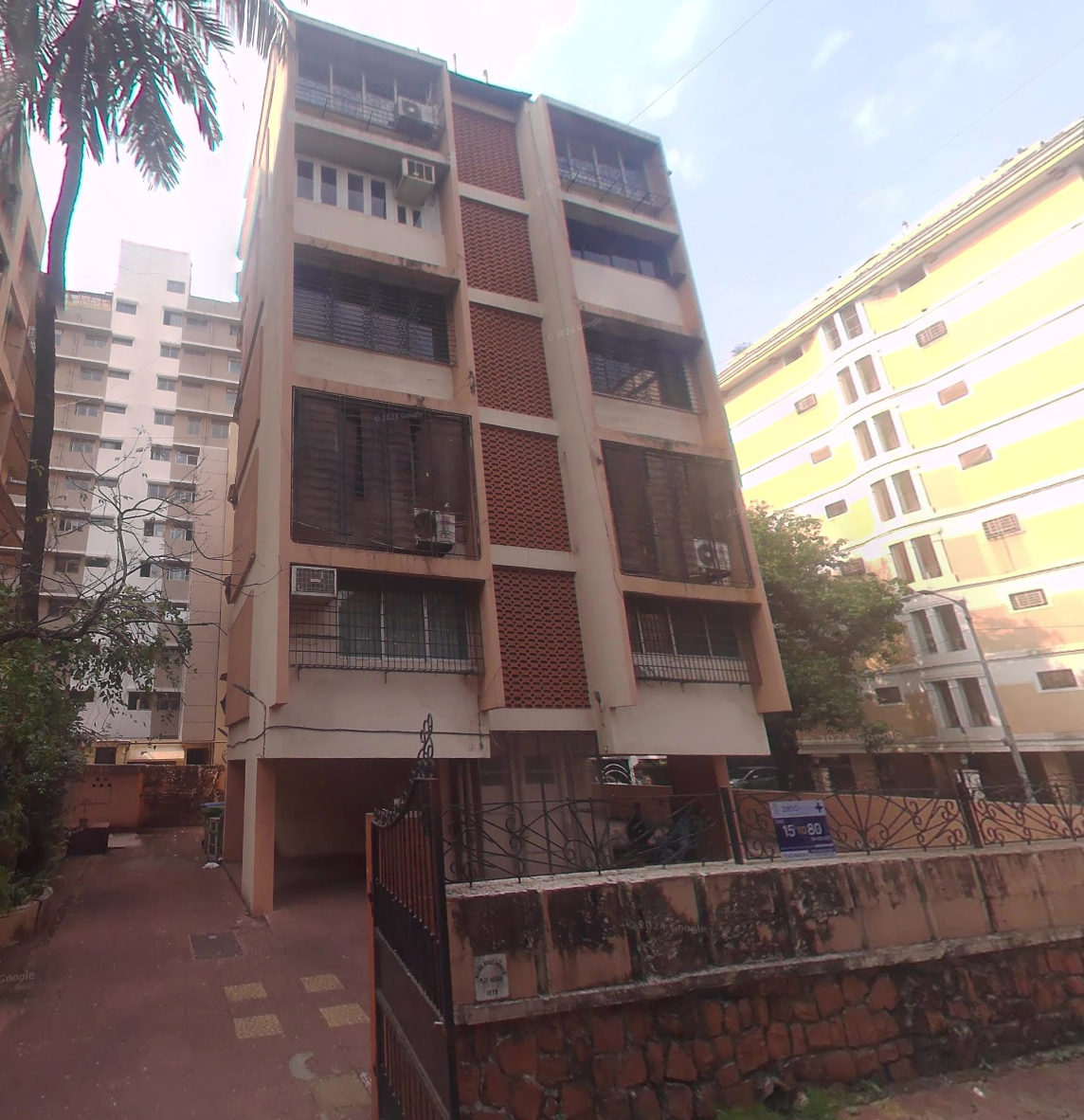 2 BHK Rose Minar in Khar West