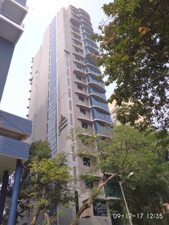 2 Lakhani Signature in Bandra West