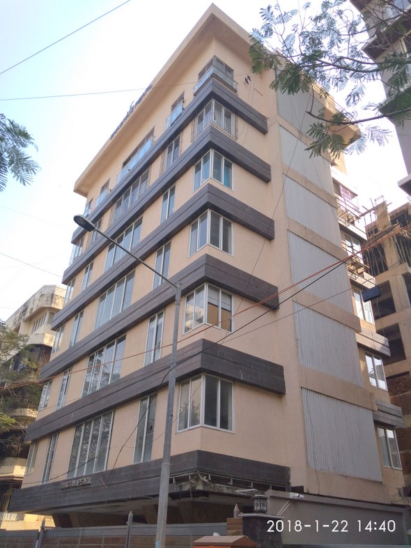 Bhagtani Pearl in Santacruz West