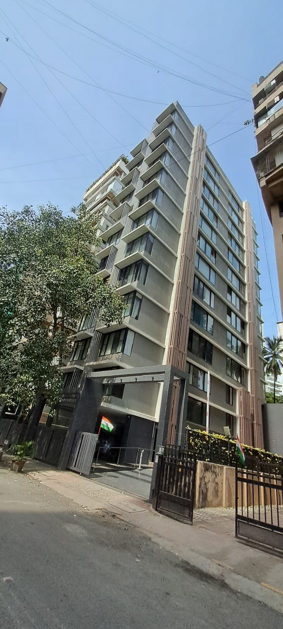 Z 16 in Bandra West