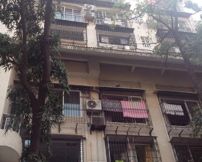 Maheswar Prakash in Santacruz West