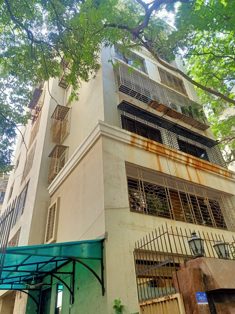 Siddhi Apartment in Khar West