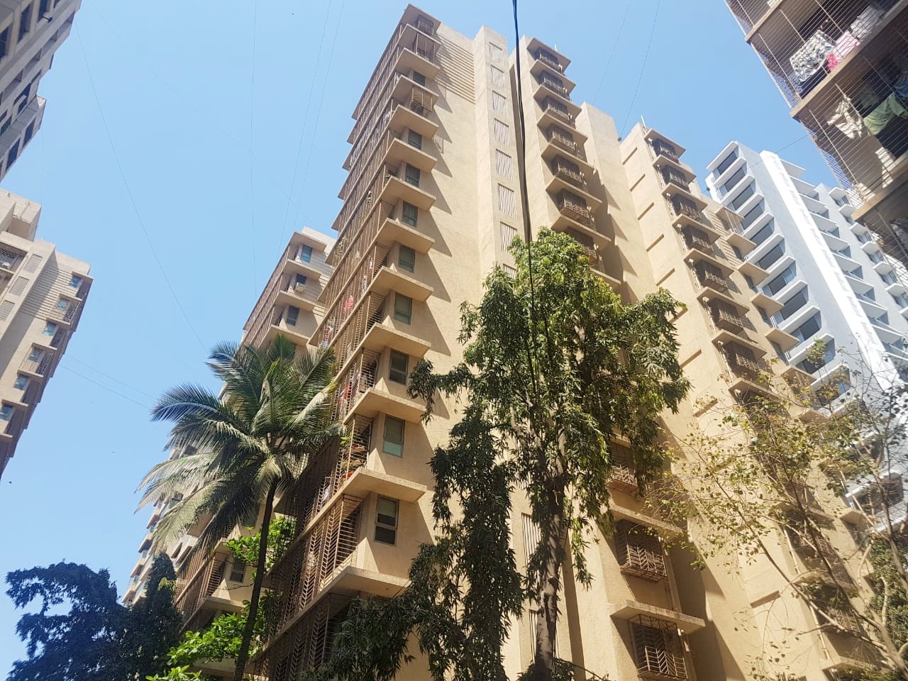 DLH Imur — Andheri West (2)
