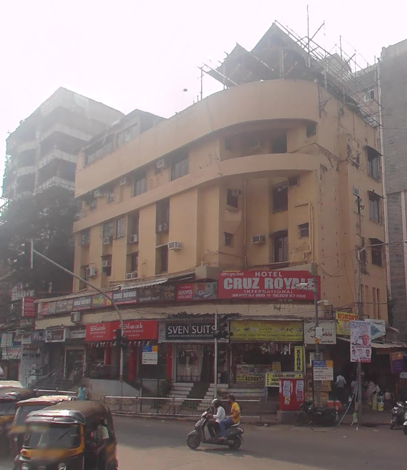 Anand Centre in Santacruz West