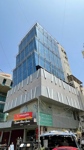 Office Benchmark Empresa in Khar West
