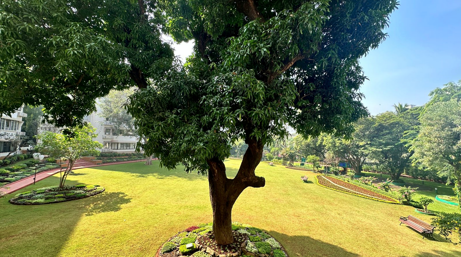 Hill Park Apartments — Walkeshwar