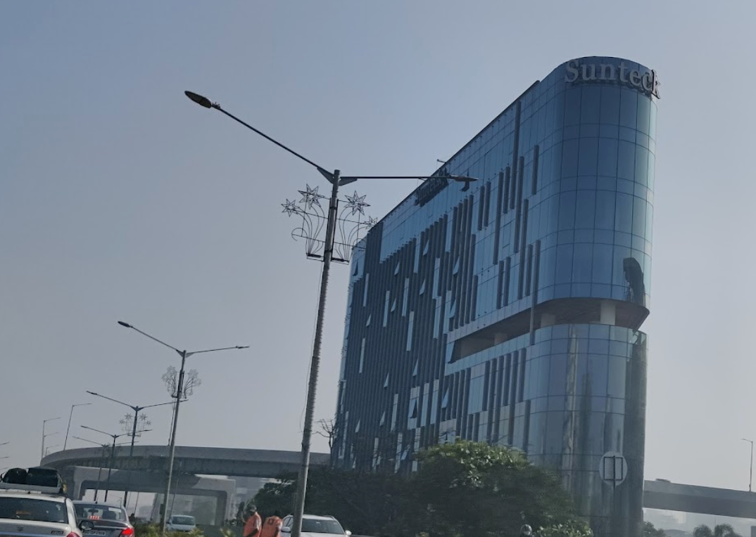 Sunteck Icon in Santacruz East