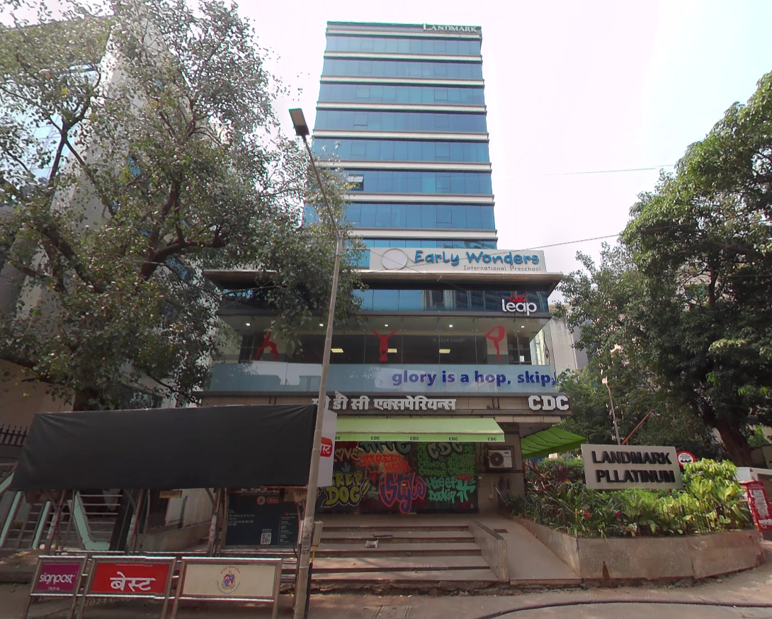 Landmark Pllatinum — Khar West