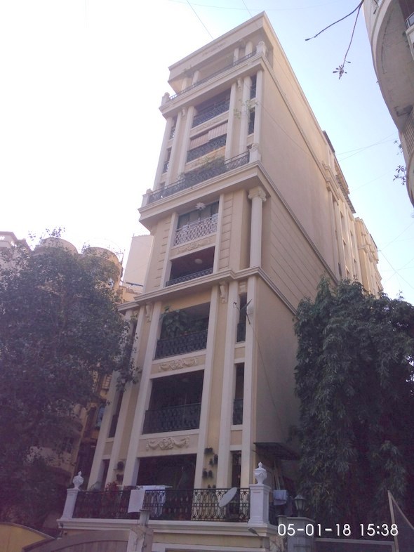 La Vie in Khar West