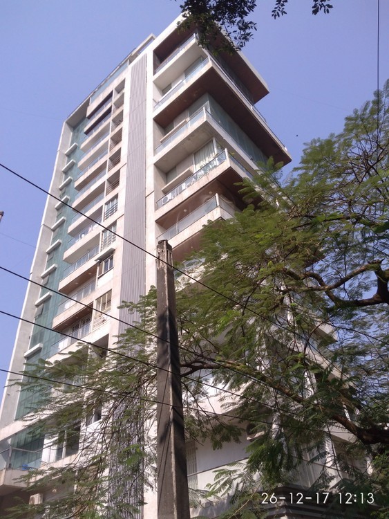 4 Man Dune in Bandra West