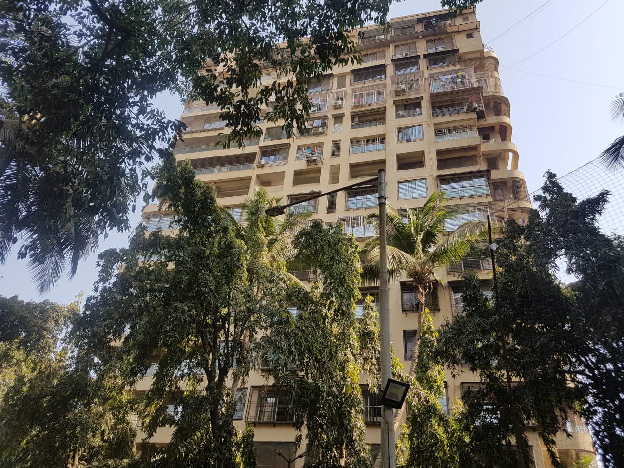 Palm Grove CHS for rent in Juhu