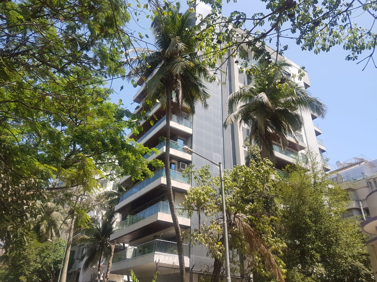Rustomjee Ciroc in Juhu