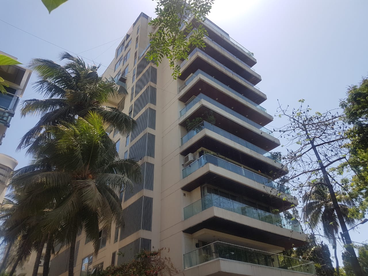 Rustomjee Ciroc — Juhu