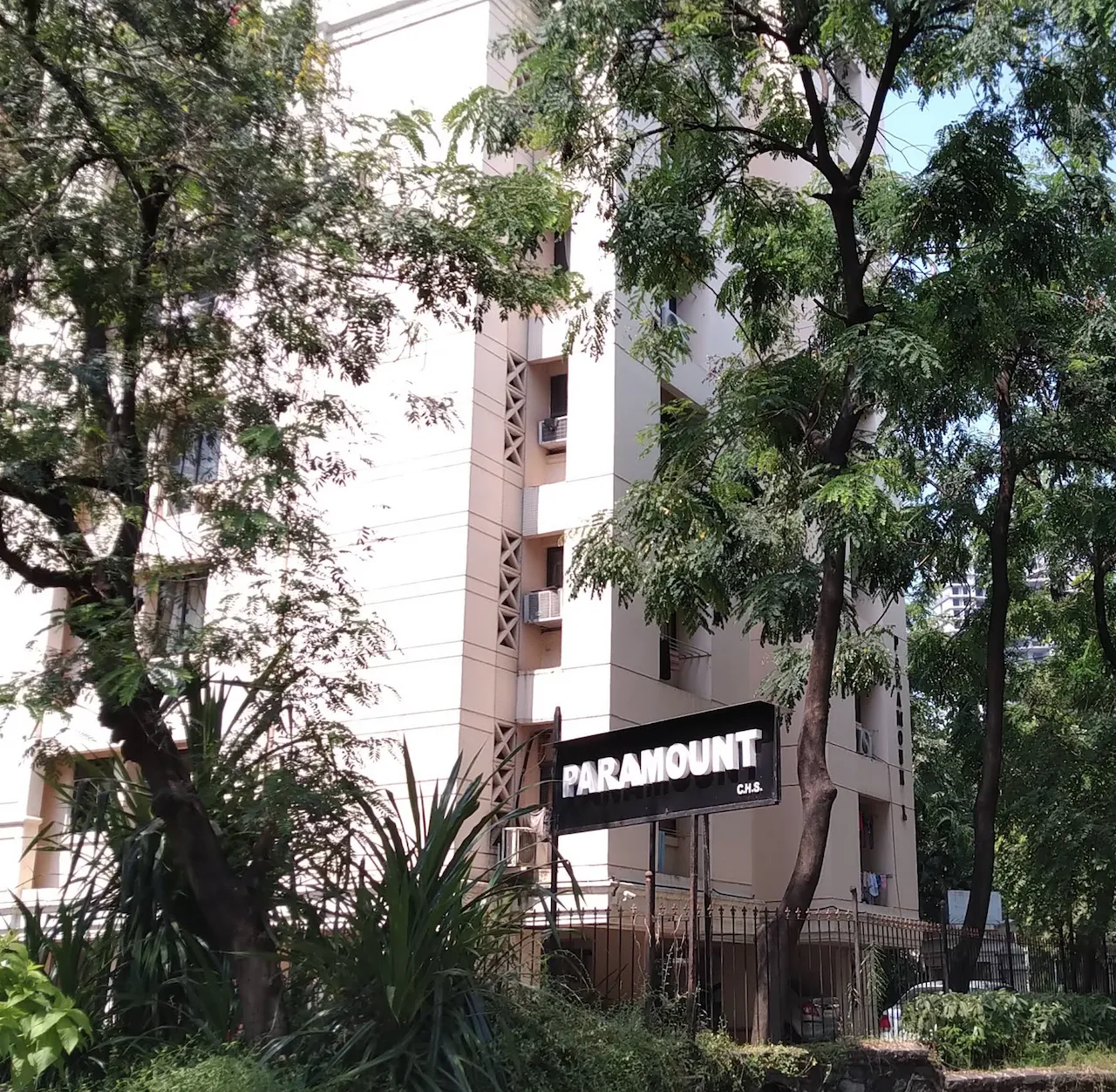 1 BHK Paramount CHS in Thane West