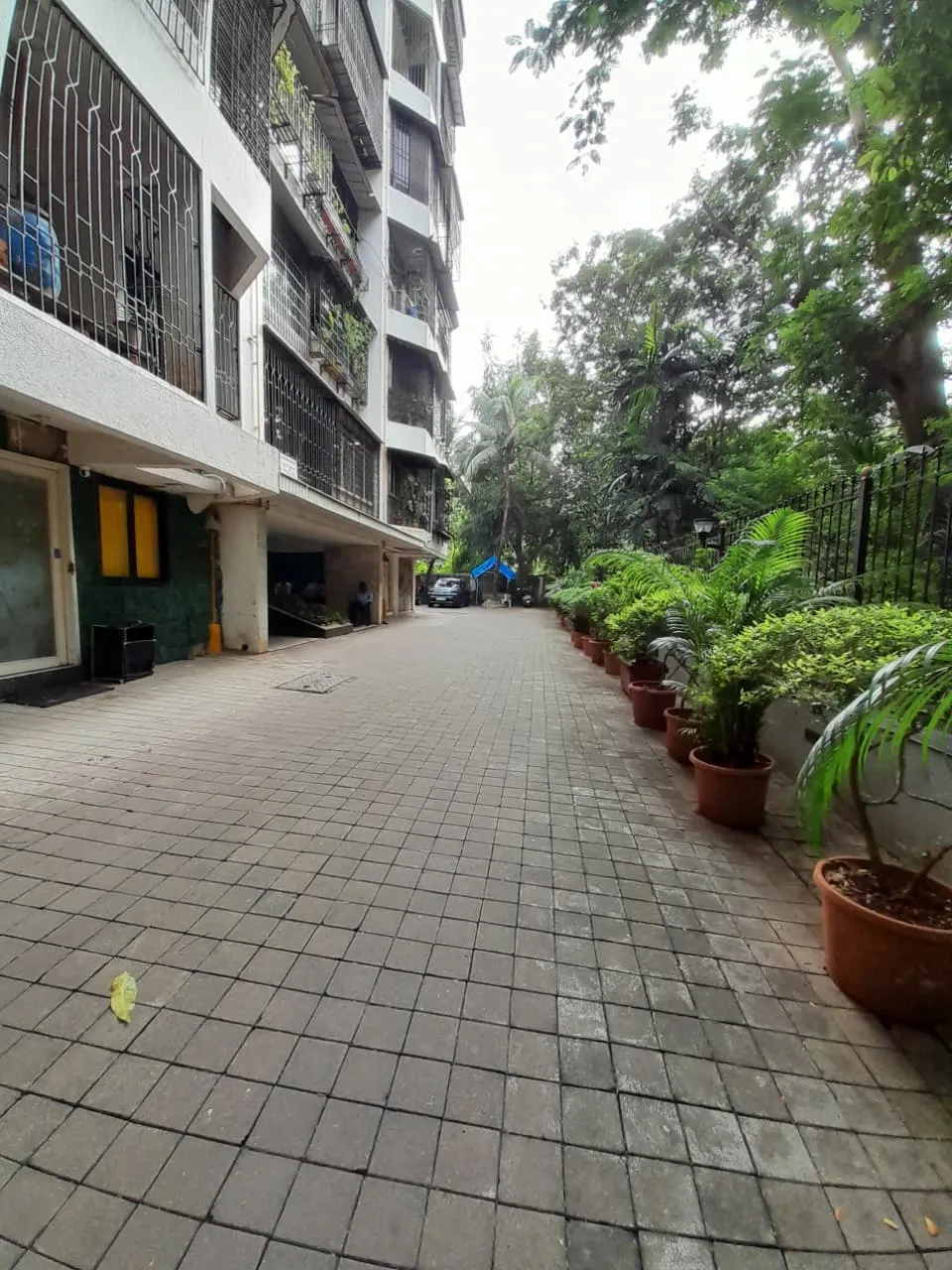 Belscot Tower Chs — Andheri West (2)