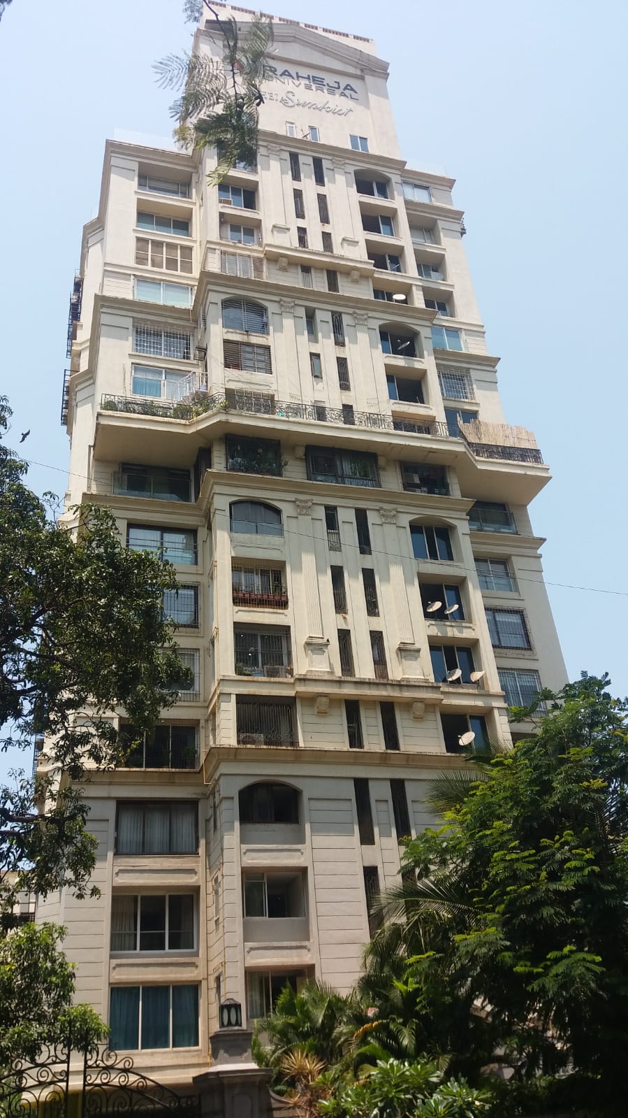 4 BHK Raheja Sunkist in Bandra West