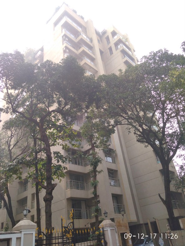 2 BHK Pinnacle Gold in Bandra West