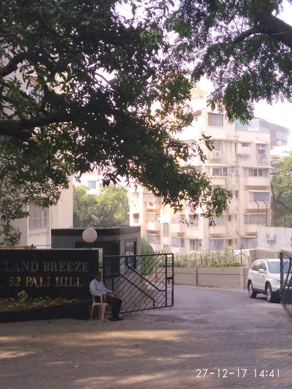 2 Land Breeze in Bandra West