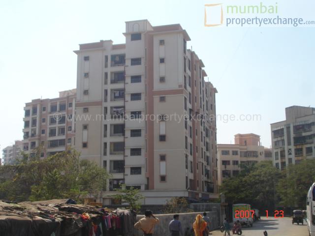 Heritage flat for rent - Image 5