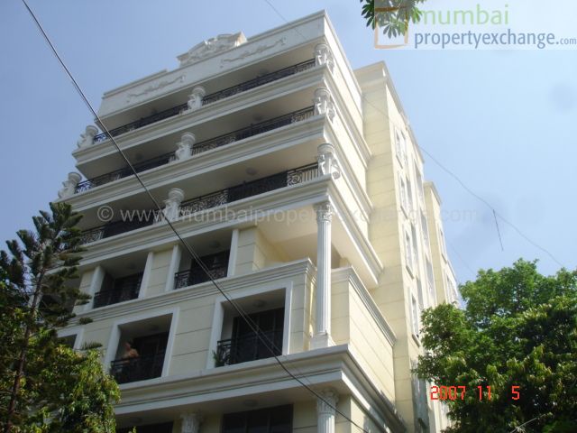 Louella in Bandra West